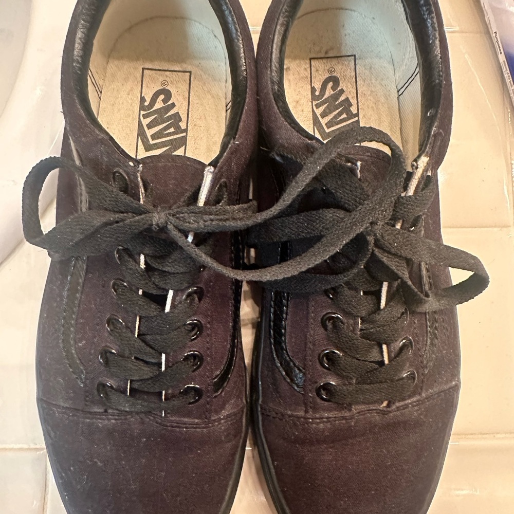 Vans old skool all black size 8mens 9.5 women